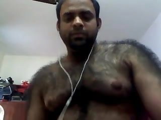 Asiático Fur covered guy fron India on cam, no cum