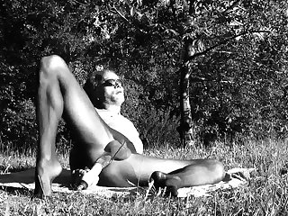 Ladyboys Nylon-Slut, Sexy In The Sun